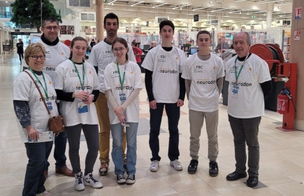 Belle mobilisation avec une 15aine de jeunes du lycée Sud-Médoc pour organiser une collecte au profit du NEURODON et de la FRC.